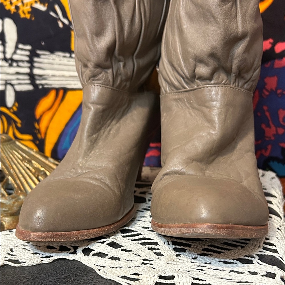 Vintage 1980s Frye Leather Heeled Boots - Picture 8 of 8